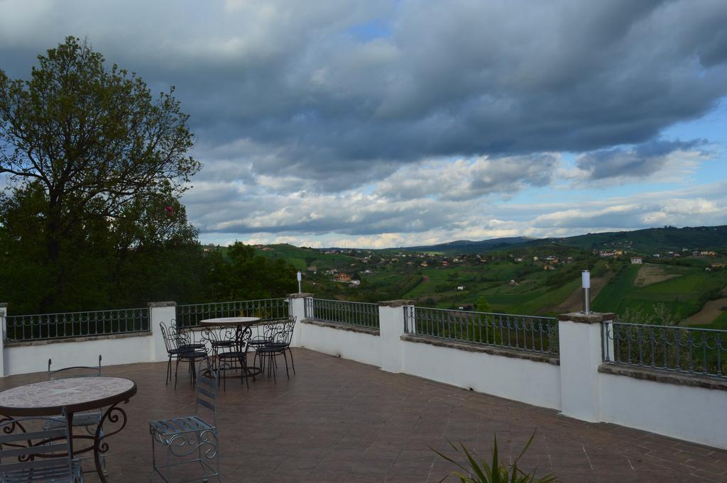 אריאנו אירפינו Villa Tre Colli Agri B&B מראה חיצוני תמונה