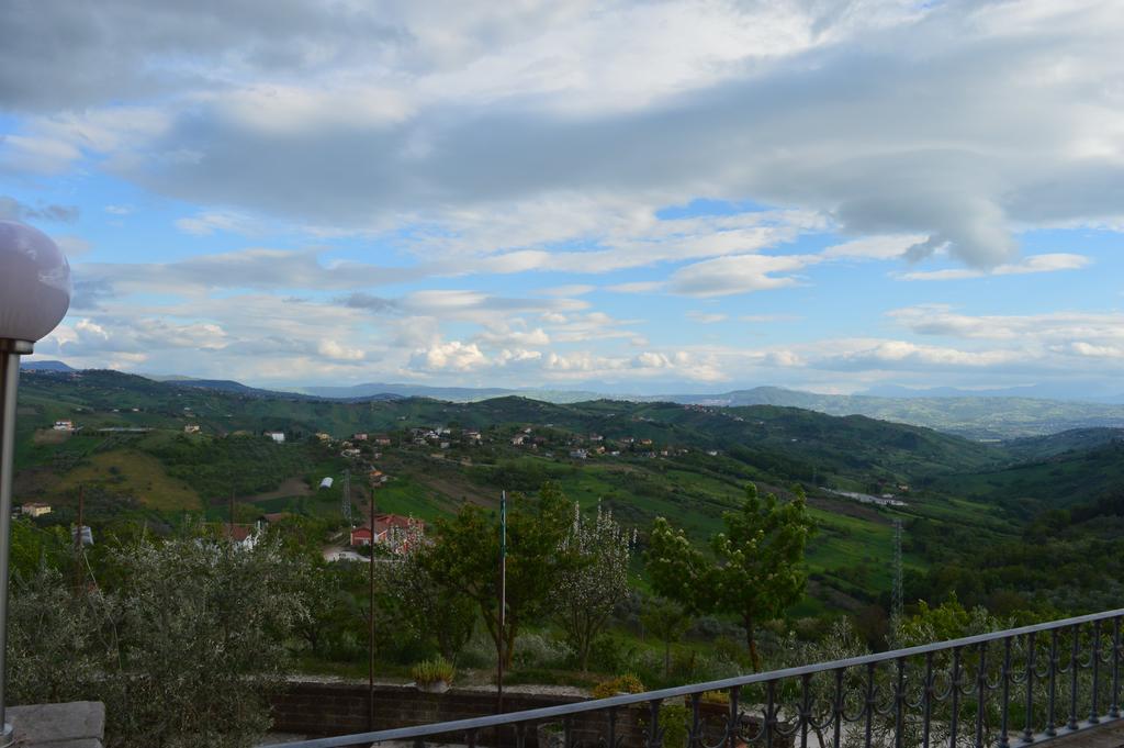 אריאנו אירפינו Villa Tre Colli Agri B&B מראה חיצוני תמונה
