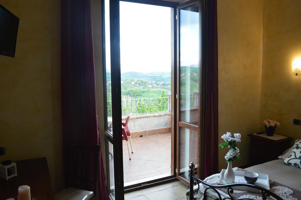 אריאנו אירפינו Villa Tre Colli Agri B&B מראה חיצוני תמונה